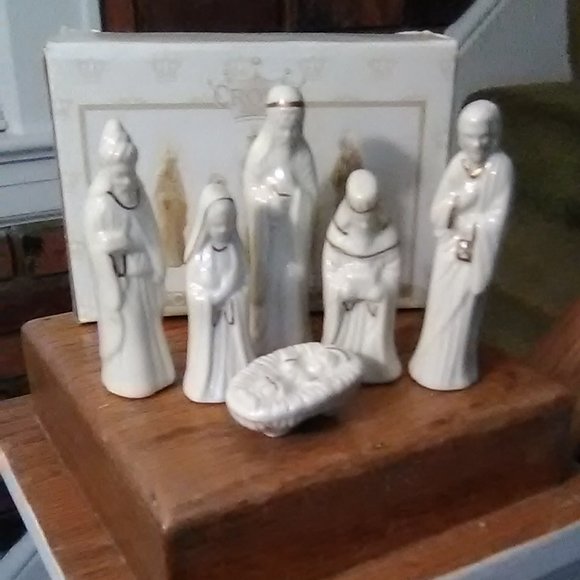 Mini Nativity Set/6-pc - Picture 9 of 13